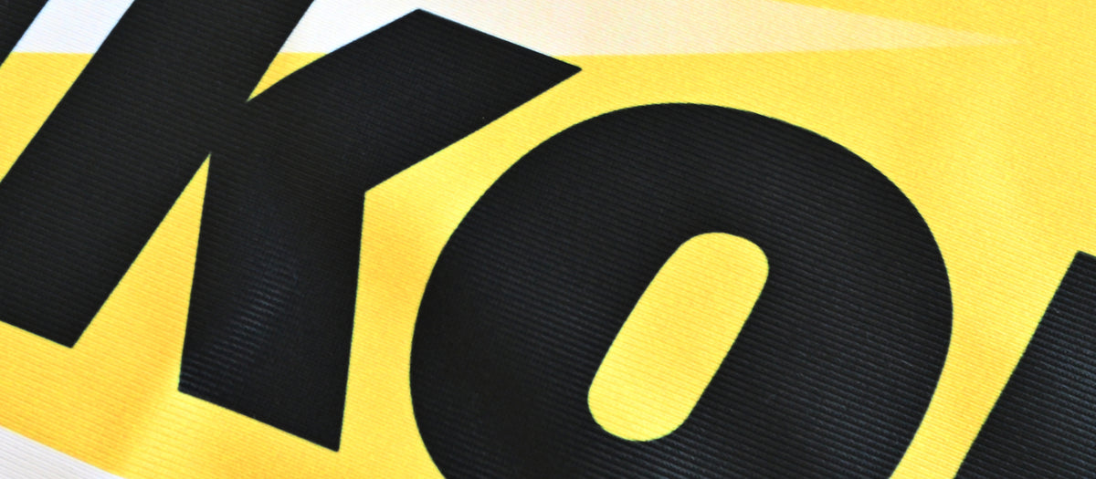High quality printing from GoVizly Displays for trade show displays, custom logo table covers, banner stands and step and repeat banners with free proof, next day shipping and easy online ordering.